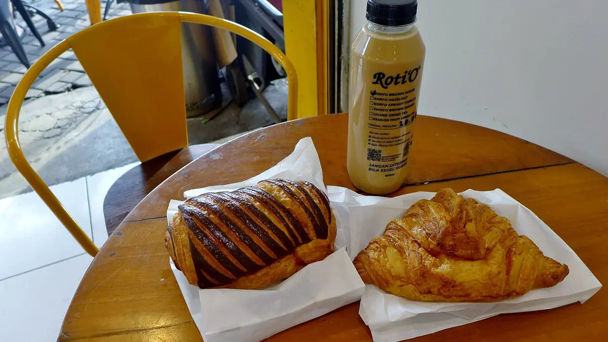 Bon Cafe & Bakery – bakery & café in Castlecroft, Wolverhampton